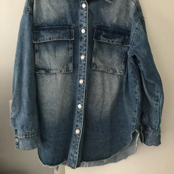 Wild Fable Distressed Denim Jean Jacket Women's Size Medium Biker Button-Up Coat - Picture 2 of 8